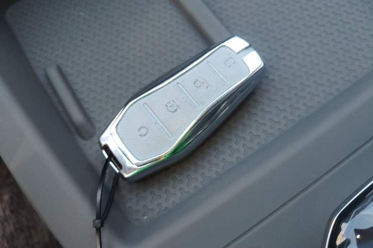 Used BYD Qin PLUS 2025 DM-i Smart Drive 55KM Leading Model Vehicle Key