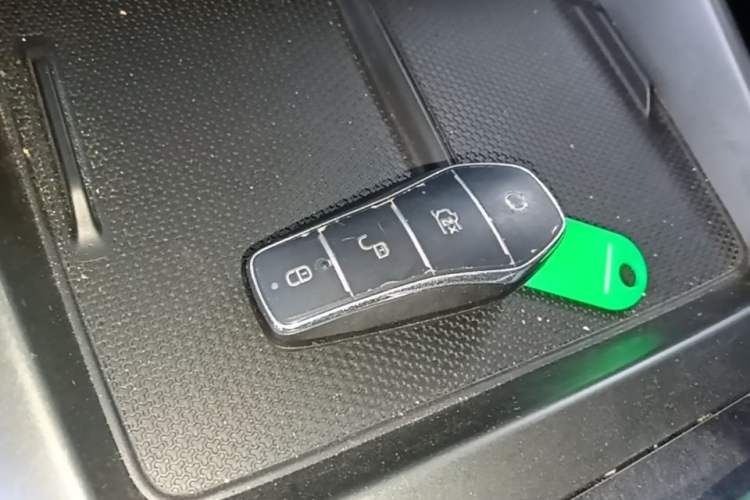Used BYD Qin PLUS 2025 DM-i Smart Drive 55KM Leading Model Vehicle Key