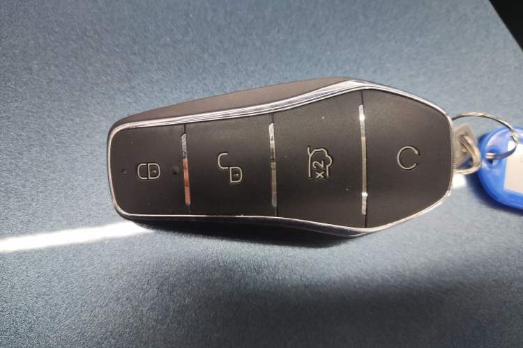 Used BYD Qin PLUS 2025 DM-i Smart Drive 55KM Leading Model Vehicle Key