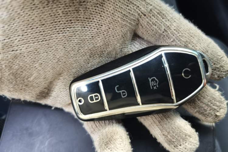 Used BYD Qin PLUS 2025 DM-i Smart Drive 55KM Leading Model Vehicle Key