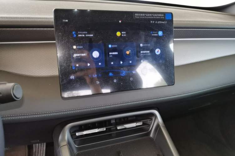 Used BYD Qin PLUS 2025 DM-i Smart Drive 55KM Leading Model Audio And AC Panel
