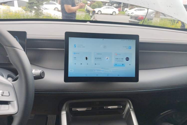 Used BYD Qin PLUS 2025 DM-i Smart Drive 55KM Leading Model Audio And AC Panel