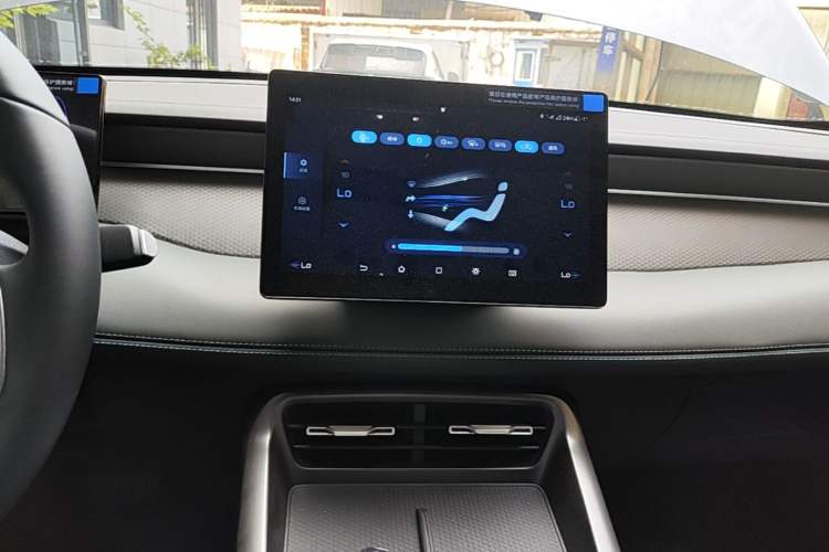 Used BYD Qin PLUS  Audio And AC Panel