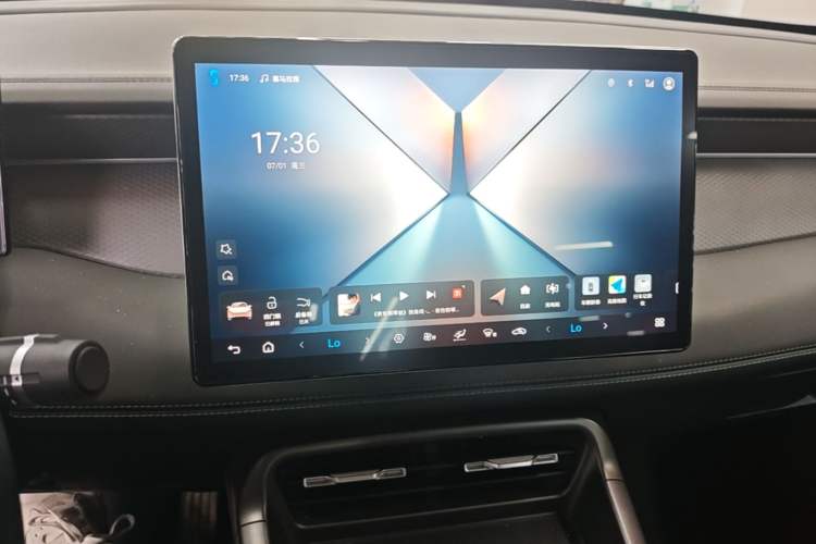 Used BYD Qin PLUS 2025 EV Smart Drive Edition 420KM Leading Model Audio And AC Panel