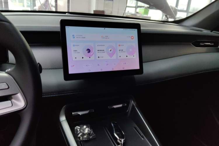 Used BYD Qin PLUS 2025 DM-i Smart Drive 55KM Leading Model Audio And AC Panel