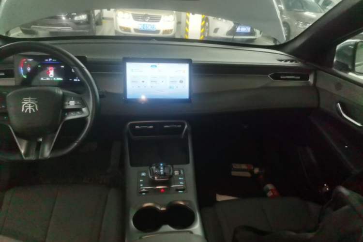 Used BYD Qin PLUS 2025 DM-i Smart Drive 55KM Leading Model Audio And AC Panel