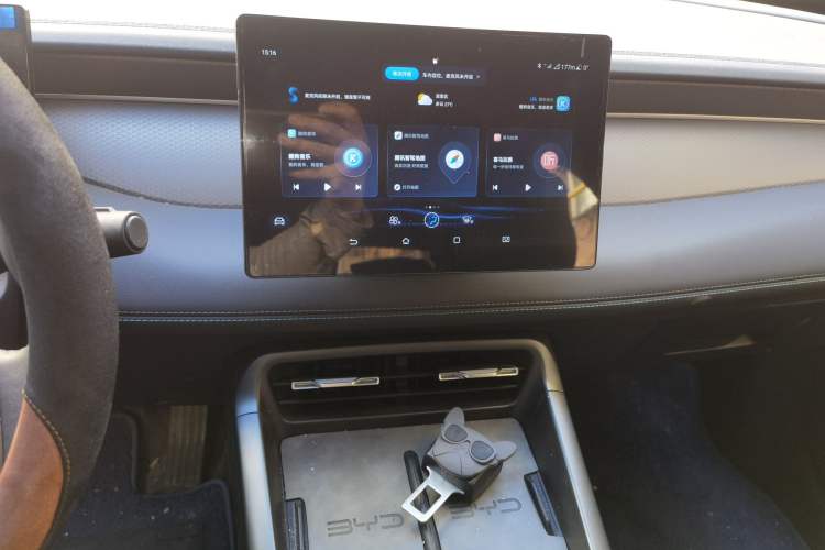 Used BYD Qin PLUS 2025 DM-i Smart Drive 55KM Leading Model Audio And AC Panel