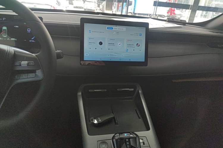 Used BYD Qin PLUS 2025 DM-i Smart Drive 55KM Leading Model Audio And AC Panel