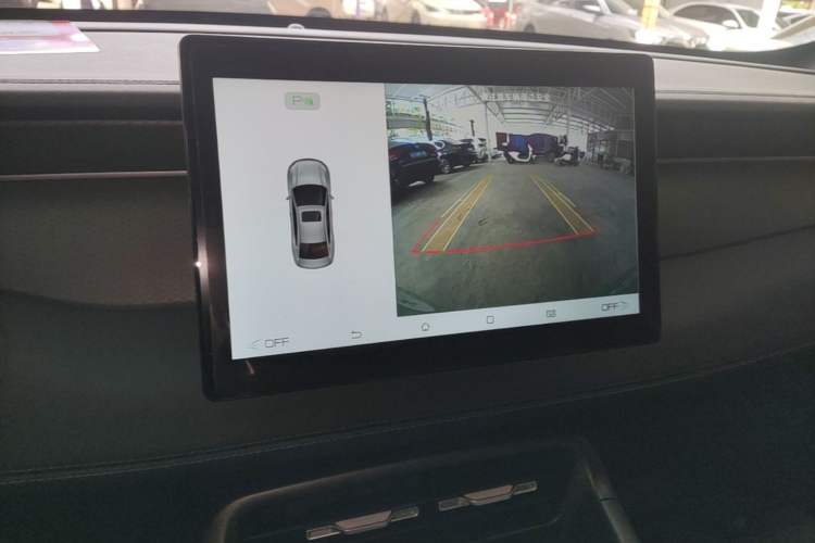 Used BYD Qin PLUS 2025 DM-i Smart Drive 55KM Leading Model Audio And AC Panel