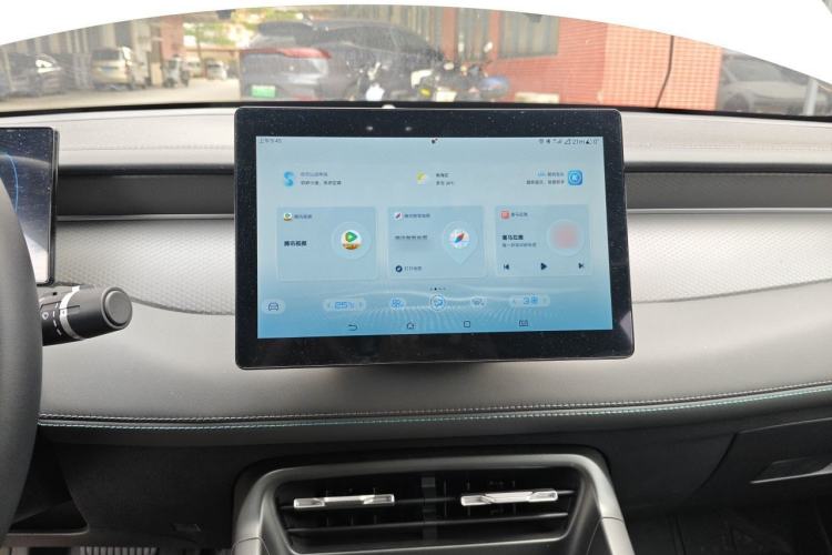 Used BYD Qin PLUS 2025 DM-i Smart Drive 55KM Leading Model Audio And AC Panel