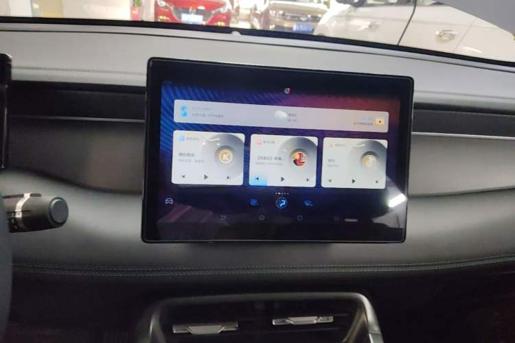 Used BYD Qin PLUS 2025 DM-i Smart Drive 55KM Leading Model Audio And AC Panel