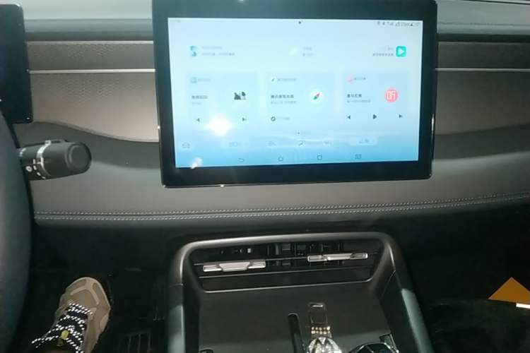 Used BYD Qin PLUS 2025 DM-i Smart Drive 55KM Leading Model Audio And AC Panel