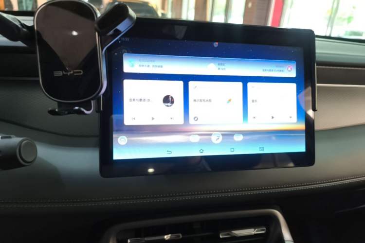 Used BYD Qin PLUS 2025 DM-i Smart Drive 55KM Leading Model Audio And AC Panel