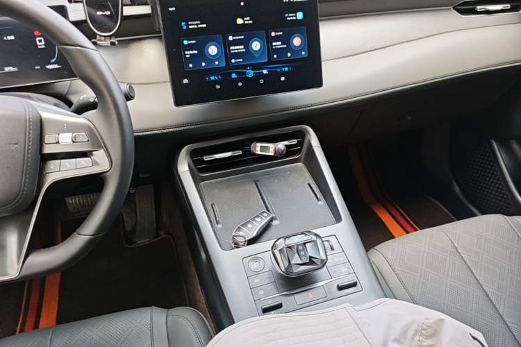 Used BYD Qin PLUS 2025 DM-i Smart Drive 55KM Leading Model Audio And AC Panel