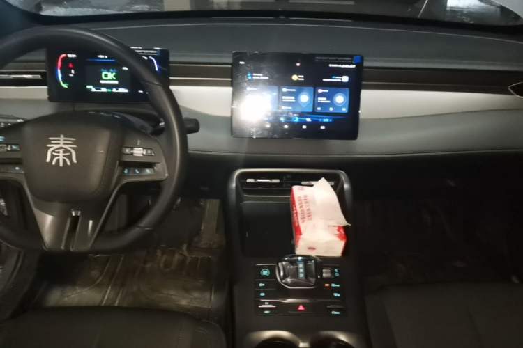 Used BYD Qin PLUS 2025 DM-i Smart Drive 55KM Leading Model Audio And AC Panel