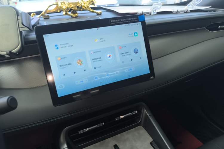Used BYD Qin PLUS 2025 DM-i Smart Drive 55KM Leading Model Audio And AC Panel