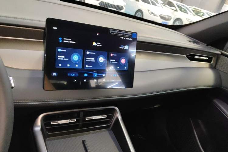 Used BYD Qin PLUS  Audio And AC Panel