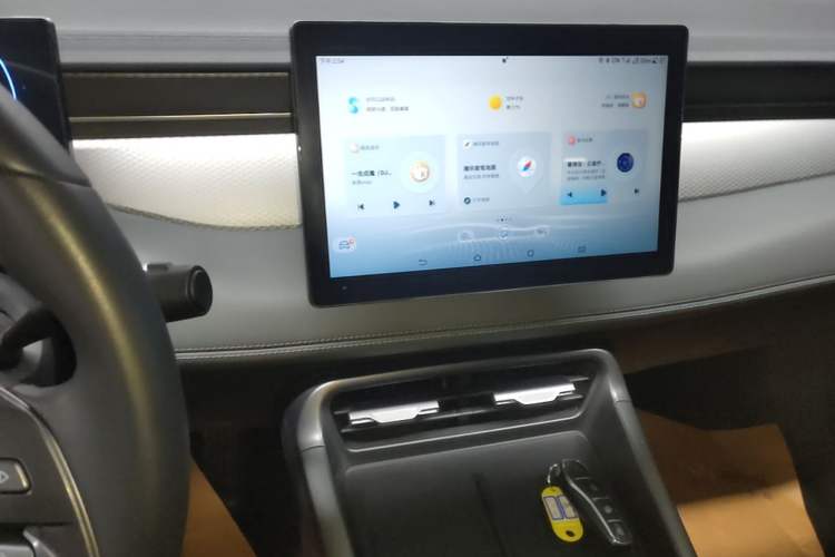Used BYD Qin PLUS 2025 DM-i Smart Drive 55KM Leading Model Audio And AC Panel