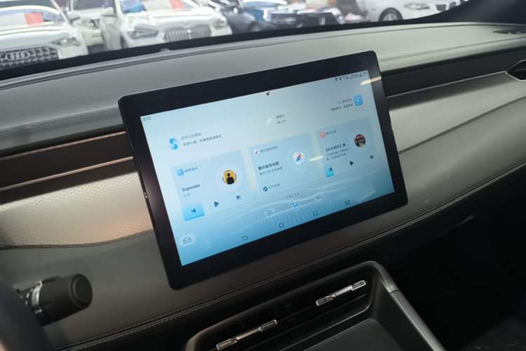 Used BYD Qin PLUS 2025 DM-i Smart Drive 55KM Leading Model Audio And AC Panel