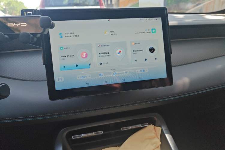 Used BYD Qin PLUS 2025 DM-i Smart Drive 55KM Leading Model Audio And AC Panel