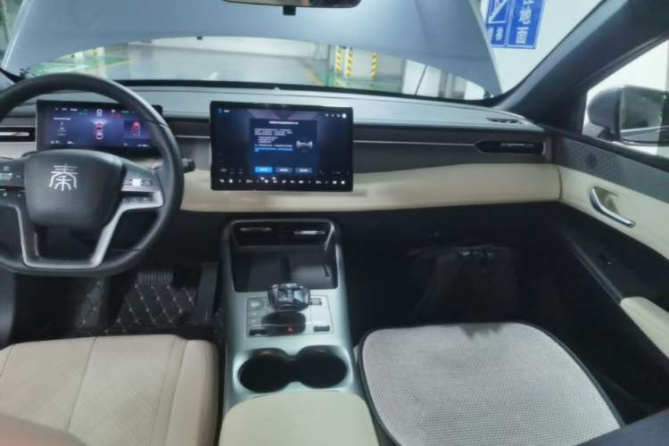 Used BYD Qin PLUS 2025 EV Smart Drive Edition 420KM Leading Model Audio And AC Panel