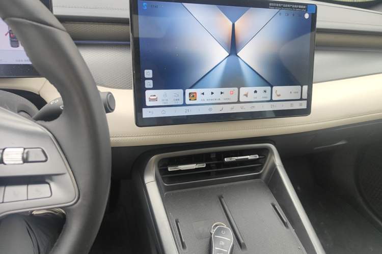 Used BYD Qin PLUS 2025 EV Smart Drive Version 510KM Beyond Model Audio And AC Panel