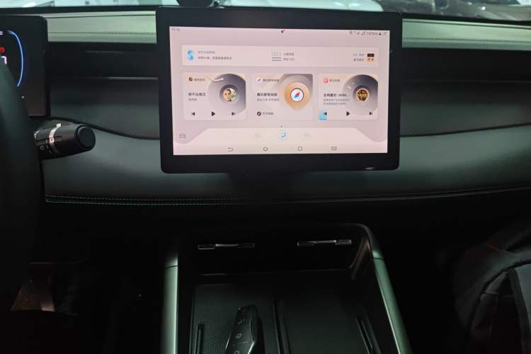 Used BYD Qin PLUS 2025 DM-i Smart Drive 55KM Leading Model Audio And AC Panel