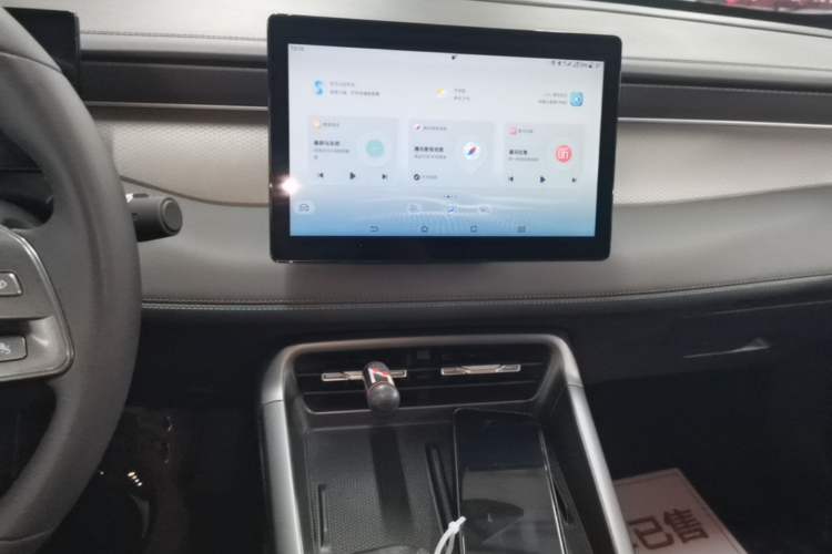 Used BYD Qin PLUS 2025 DM-i Smart Drive 55KM Leading Model Audio And AC Panel