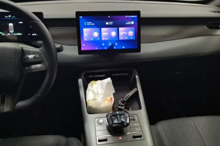 Used BYD Qin PLUS 2025 DM-i Smart Drive 55KM Leading Model Audio And AC Panel