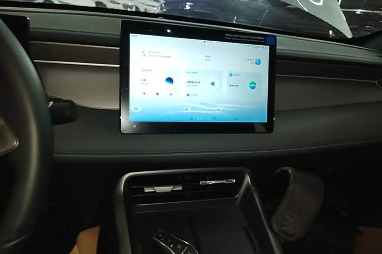 Used BYD Qin PLUS 2025 DM-i Smart Drive 55KM Leading Model Audio And AC Panel
