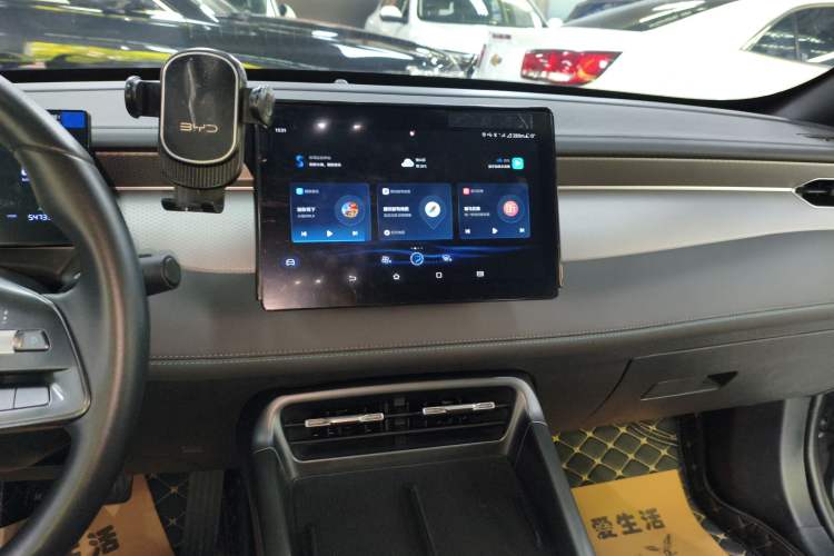 Used BYD Qin PLUS 2025 DM-i Smart Drive 55KM Leading Model Audio And AC Panel