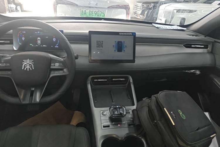 Used BYD Qin PLUS 2025 DM-i Smart Drive 55KM Leading Model Audio And AC Panel