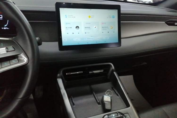 Used BYD Qin PLUS 2025 DM-i Smart Drive 55KM Leading Model Audio And AC Panel