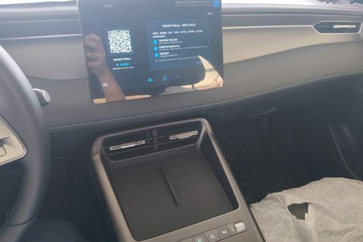 Used BYD Qin PLUS  Audio And AC Panel