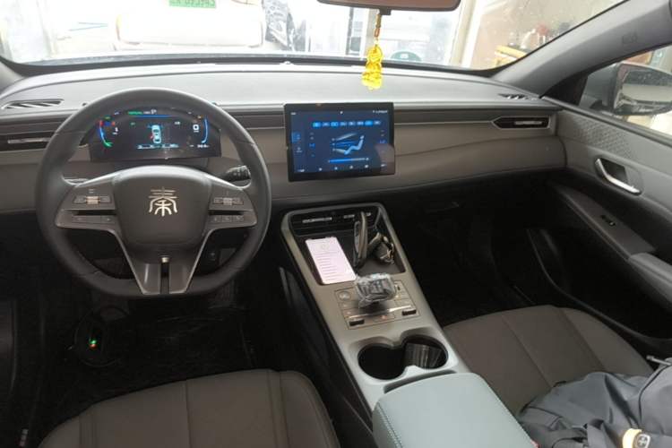 Used BYD Qin PLUS 2025 DM-i Smart Drive 55KM Leading Model Audio And AC Panel