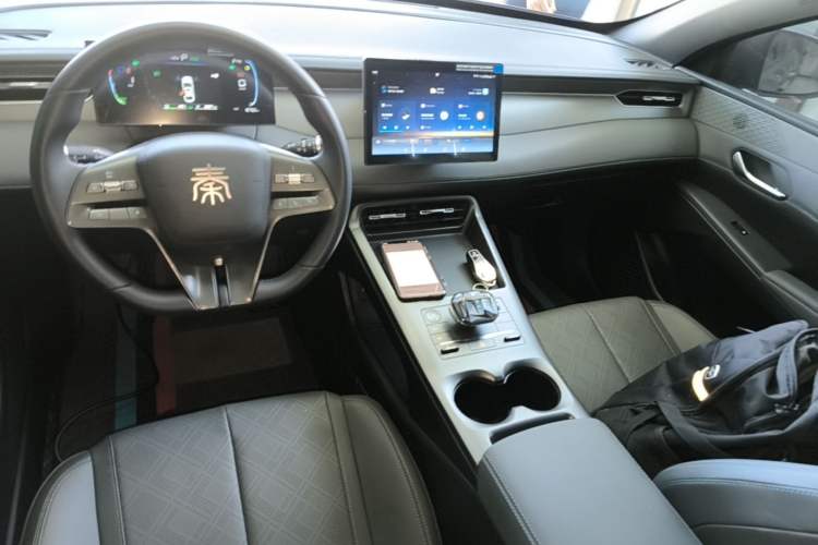 Used BYD Qin PLUS 2025 DM-i Smart Drive 55KM Leading Model Audio And AC Panel