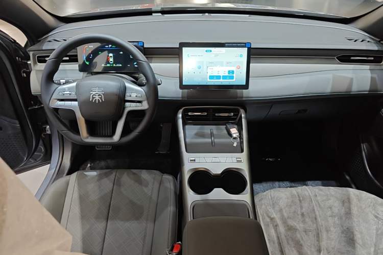 Used BYD Qin PLUS  Center Console
