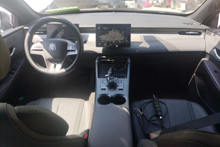 Used BYD Qin PLUS 2025 DM-i Smart Drive 55KM Leading Model Center Console
