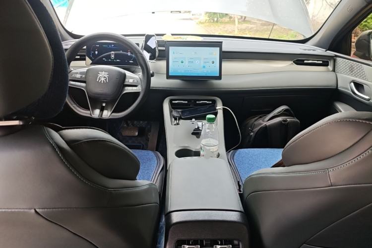 Used BYD Qin PLUS 2025 DM-i Smart Drive 55KM Leading Model Center Console