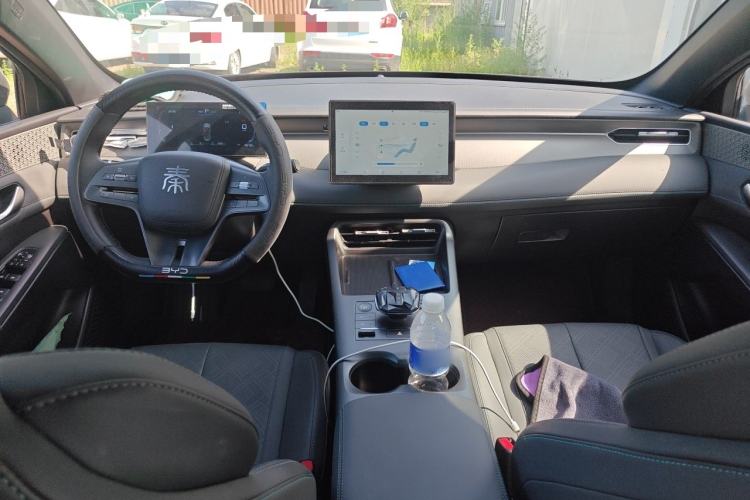 Used BYD Qin PLUS 2025 DM-i Smart Drive 55KM Leading Model Center Console