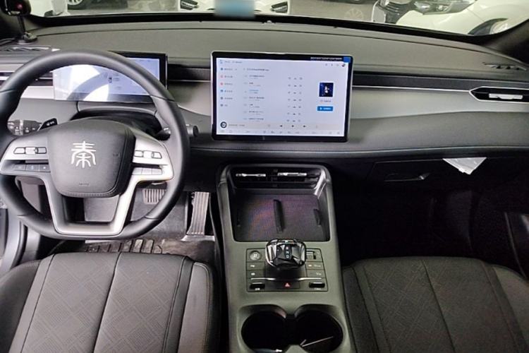 Used BYD Qin PLUS 2025 EV Smart Drive Edition 420KM Leading Model Center Console