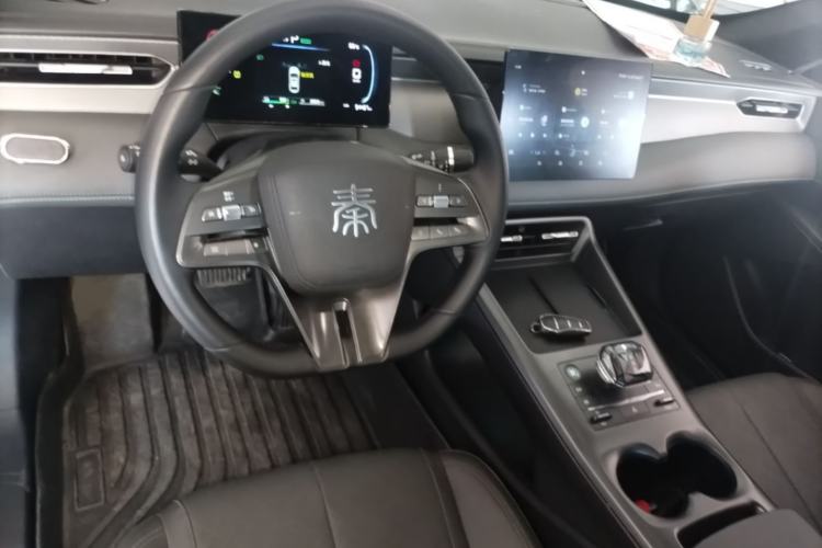 Used BYD Qin PLUS 2025 DM-i Smart Drive 55KM Leading Model Center Console