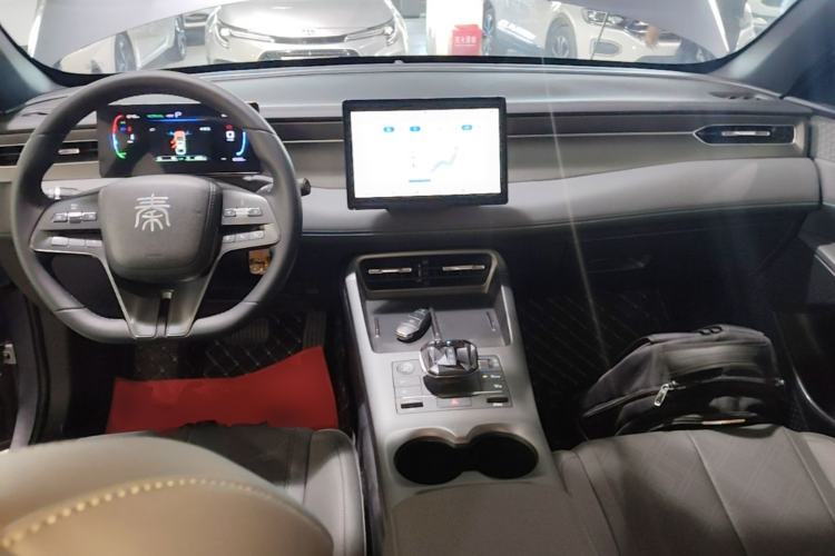 Used BYD Qin PLUS 2025 DM-i Smart Drive 55KM Leading Model Center Console