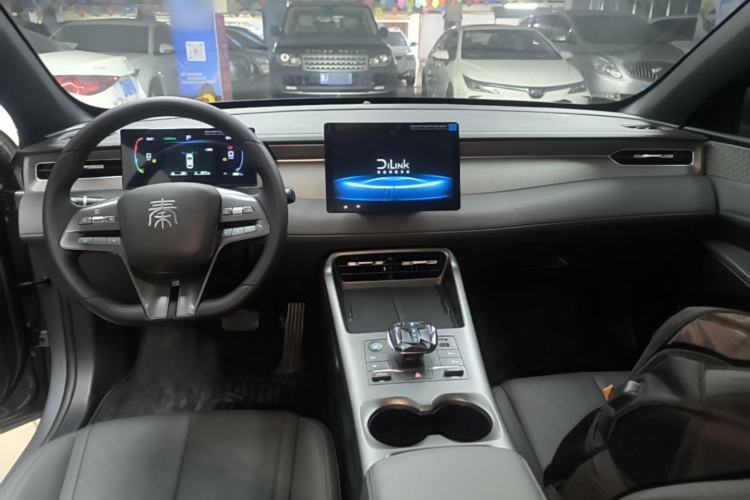 Used BYD Qin PLUS 2025 DM-i Smart Drive 55KM Leading Model Center Console