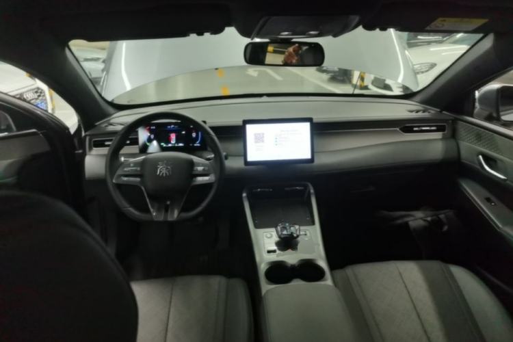 Used BYD Qin PLUS 2025 DM-i Smart Drive 55KM Leading Model Center Console