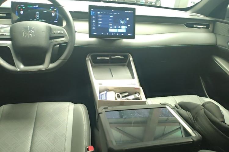 Used BYD Qin PLUS  Center Console