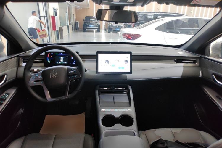 Used BYD Qin PLUS  Center Console