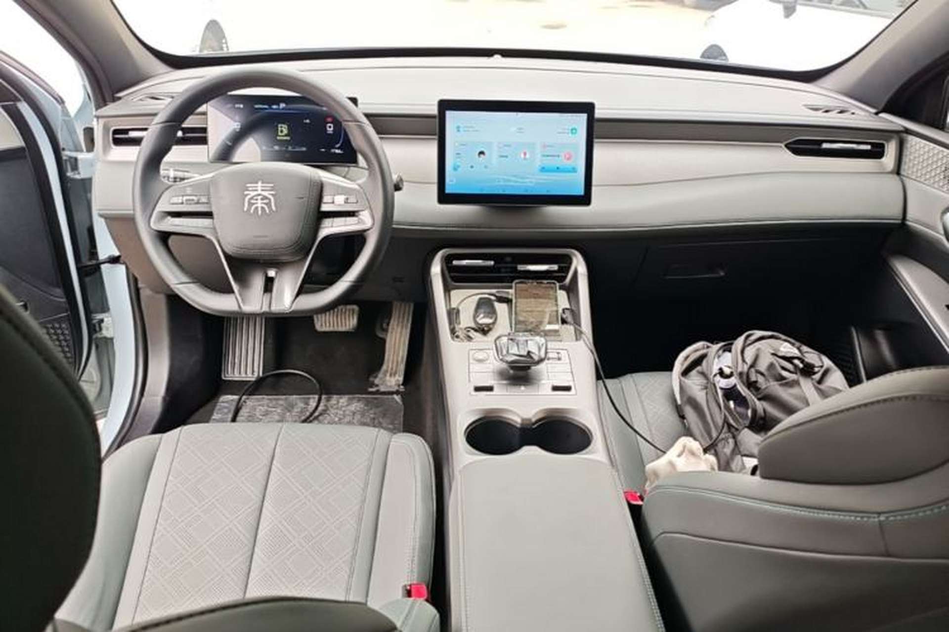 Used BYD Qin PLUS 2025 DM-i Smart Drive 55KM Leading Model Center Console