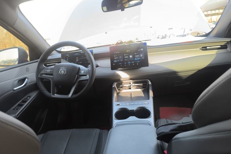 Used BYD Qin PLUS  Center Console