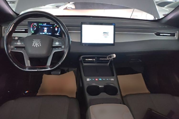 Used BYD Qin PLUS  Center Console
